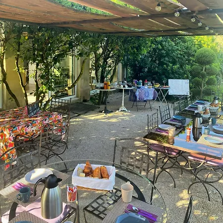 Mas Les Fleurs D'hilaire Bed & Breakfast Monteux