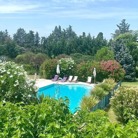 Bed & Breakfast Mas Les Fleurs D'hilaire